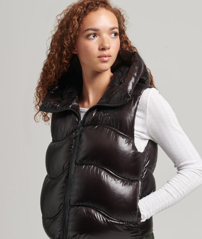 Korte Glanzende Gewatteerde Bodywarmer Zwart Grootte: 36 afbeelding