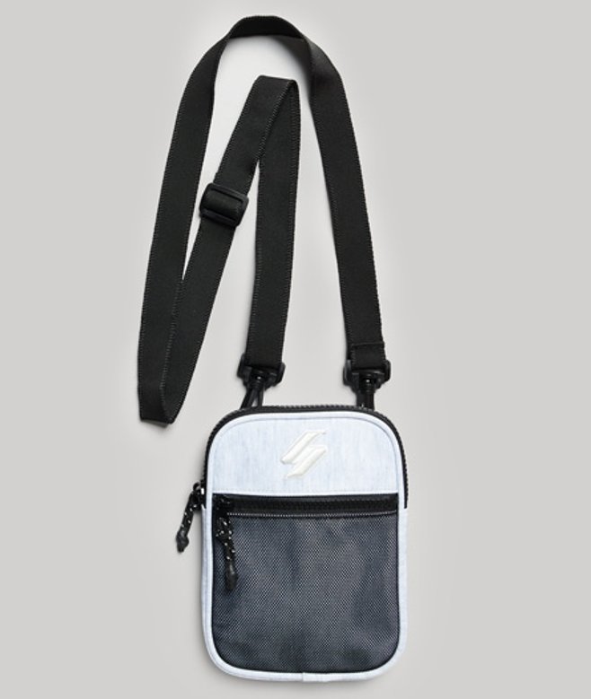 Essential Logo Crossbodytas