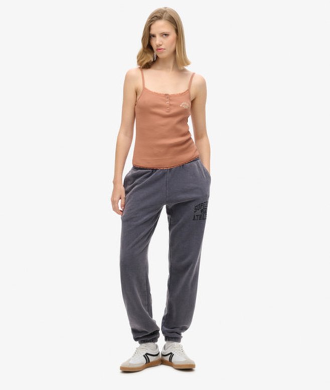 Superdry Athletic Essentials Joggingbroek met Verweerde Vintage Print Blauw