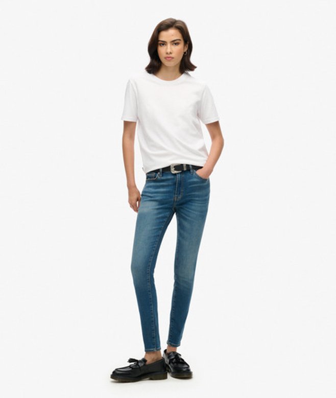 Damen Röhrenjeans mit Mittlerer Leibhöhe aus Bio-baumwolle - Größe: 32/30 - Superdry - Modalova