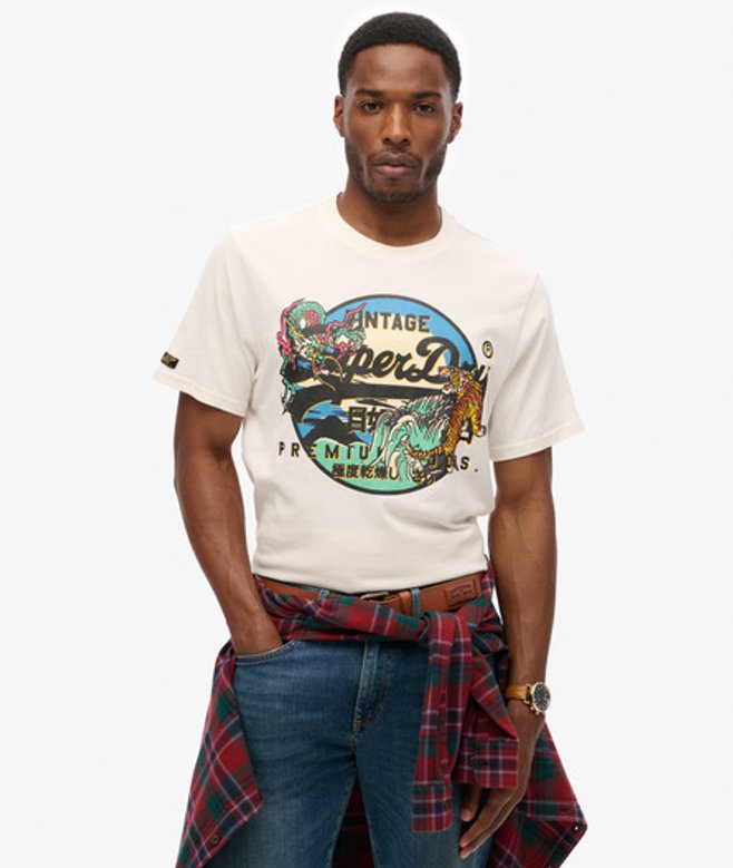Vintage Logo T-shirt met Grafische Print in Japanse Stijl