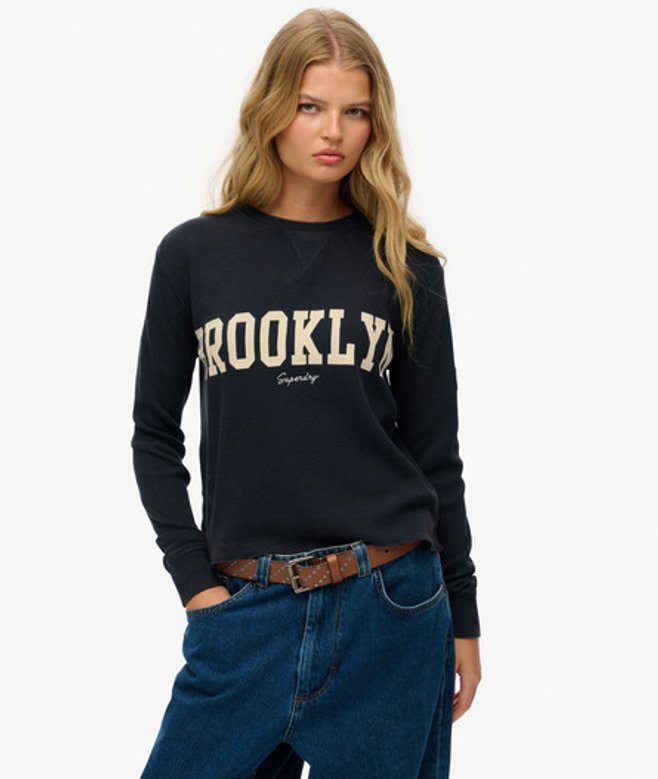 Athletic Essential Graphic Longsleeve Top