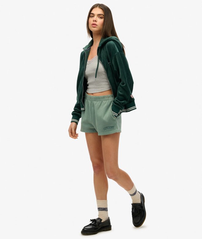 Athletic Essentials Short met Borduursel in Bijpassende Kleur