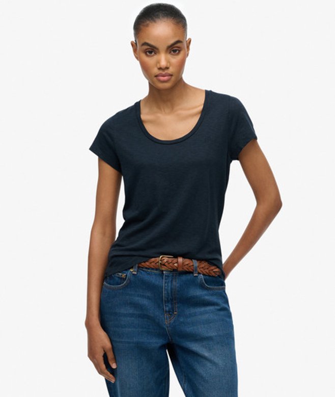 Studios T-shirt met Laag Uitgesneden Ronde Hals