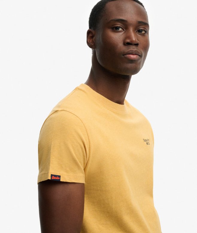 Essential Serif Logo Geborduurde T-shirt