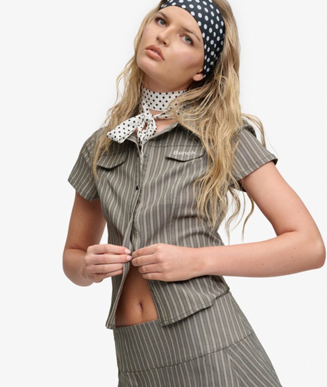 Superdry Damen Bench Gestreiftes Kurzarmhemd mit Schmaler Passform Beige - Größe: XL