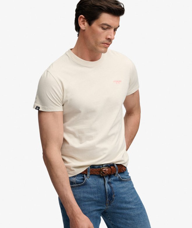 Essential Gestapeld Logo Geborduurde T-shirt