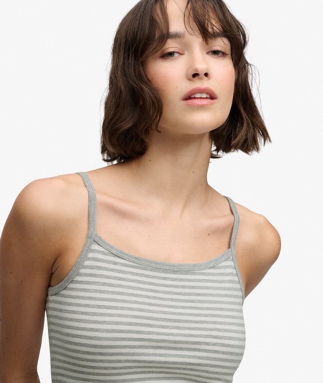 Athletic Essentials Cami Slanke Pasvorm