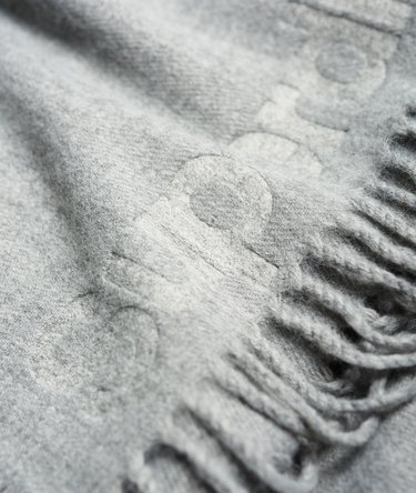 Écharpe à franges Solid Capital Image 3