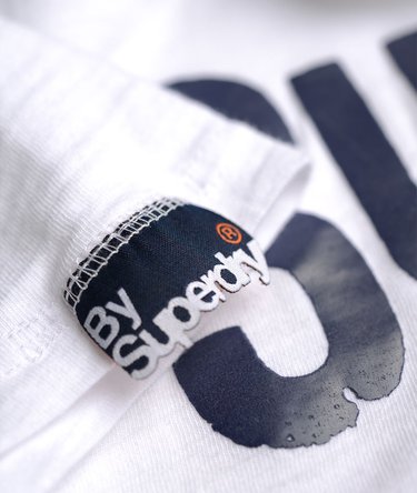 Tailoring T-shirt Image 7