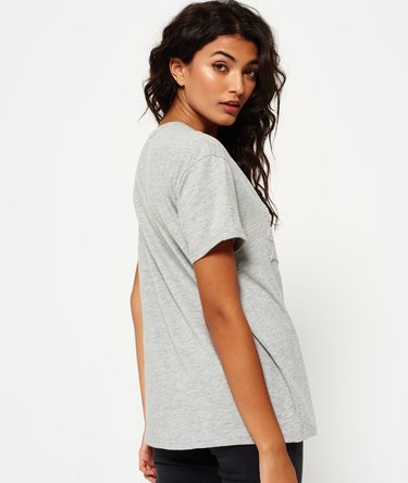 Vintage Logo Slim Boyfriend T-Shirt Image 3