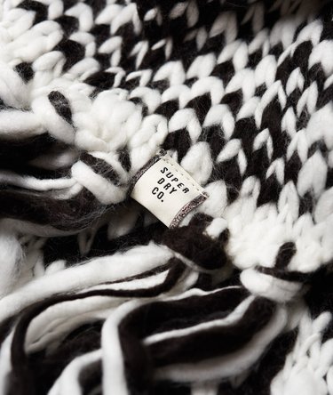 Leigh Farisle Scarf Image 3