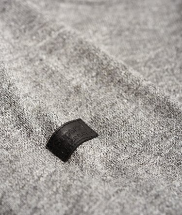 Pull en coton premium à col rond City. Image 7