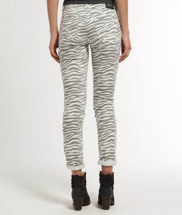 Standard Skinny Jeans Image 4