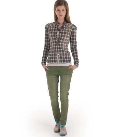 Chemise Caroler's Image 4