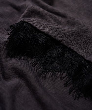 Naoki Graphic T-shirt Image 8