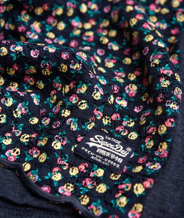 Super Sewn Print Lace T-shirt Image 6