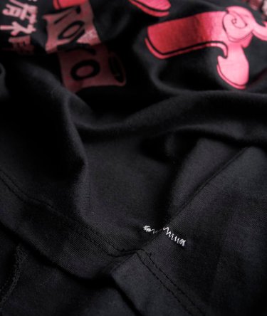 Slouch Vee T-Shirt Image 6