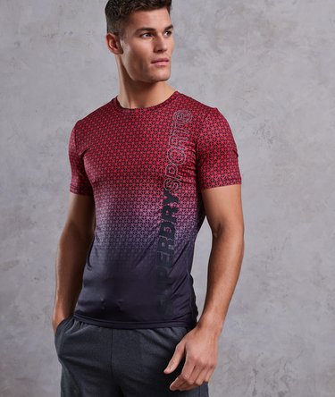 T-shirt imprimé sur l'ensemble Athletic Image 1