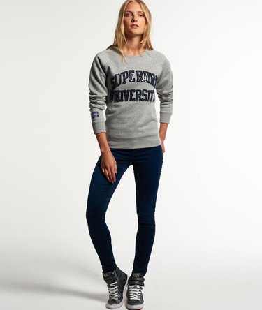 Core Appliqu&eacute; University genser med rund hals Image 4