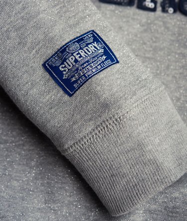 Core Appliqu&eacute; University genser med rund hals Image 7