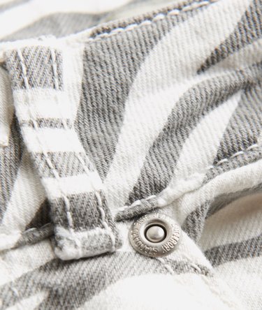 Standard Skinny Jeans Image 8