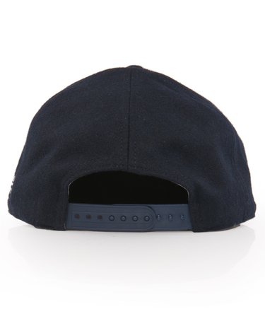 Melton snapback cap Image 3