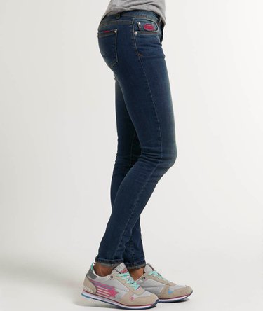 Standard Skinny Jeans Image 4