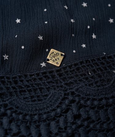 Charlie Embroidery Edge Top Image 8