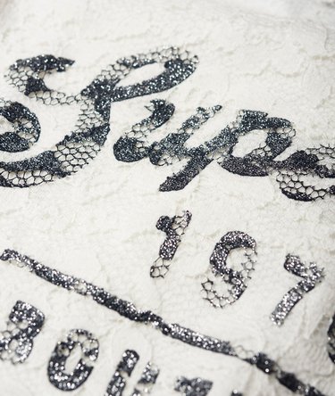 T-shirt graphique en dentelle Elsworth Image 7