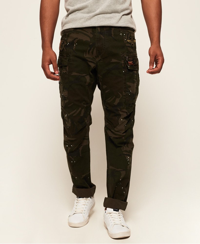 Heren Core Parachute cargobroek in outline camo patched | Superdry NL