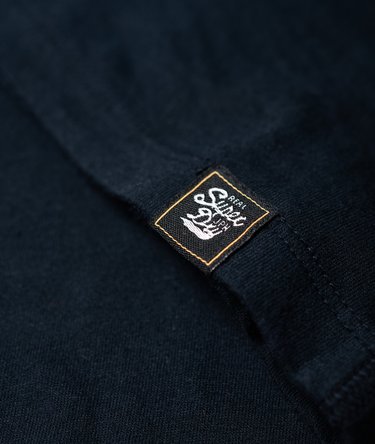 Camiseta con tachuelas Premium Goods Image 8