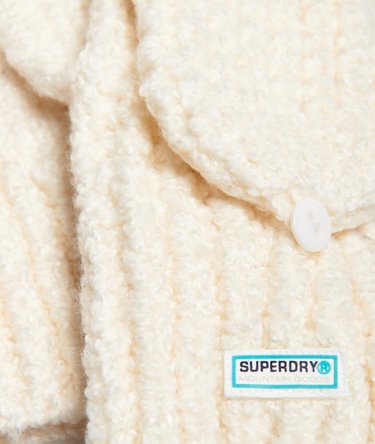 Clarrie Stitch Mittens Image 3