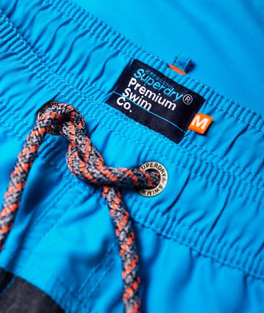 Waterpolo badebukser med stribedesign Image 4