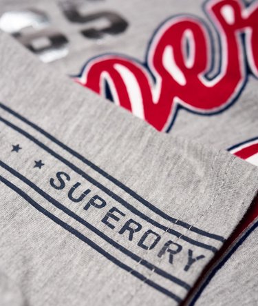 T-shirt effetto floccato American Script Image 8