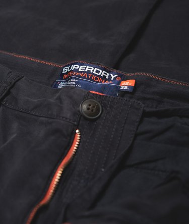 Pantalon chino International Lite Image 4