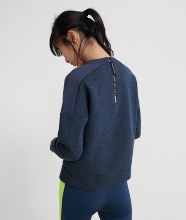Core Gym Tech Sweatshirt mit Einsätzen und Rundhalsausschnitt Image 3