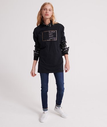 Camiseta gráfica oversize Mila Image 2