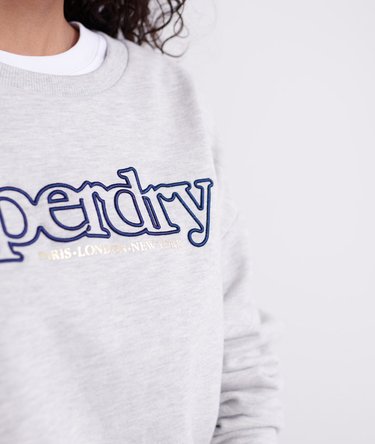 Serif sweatshirt i loopback-stof med rund hals og applikation Image 5