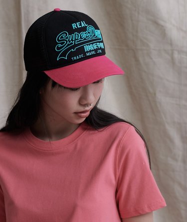 Gorra Premium Goods Outline Image 1