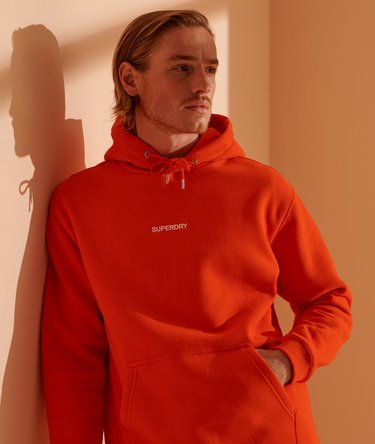 Micro Logo h&aelig;ttetr&oslash;je med firkantet snit Image 3