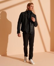 Cazadora motera de piel