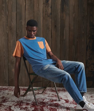Limited Edition Dry T-Shirt mit Farbblock-Design Image 2