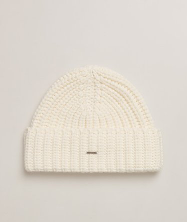 Super Chunky Beanie Image 2
