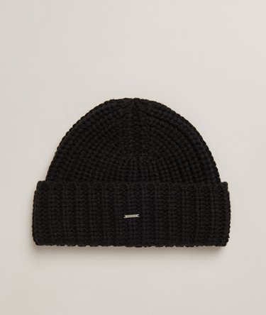 Super Chunky Beanie Image 2