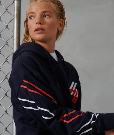 Sportstyle Graphic Hoodie Image 4