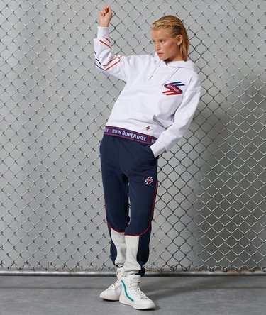 Sportstyle Graphic Hoodie Image 2