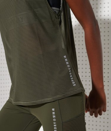 Camiseta de malla sin mangas Training Image 5