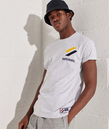Sportstyle T-Shirt mit Chenille-Grafik Image 1