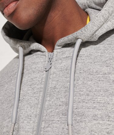 Sporty h&aelig;ttetr&oslash;je med lynl&aring;s Image 5